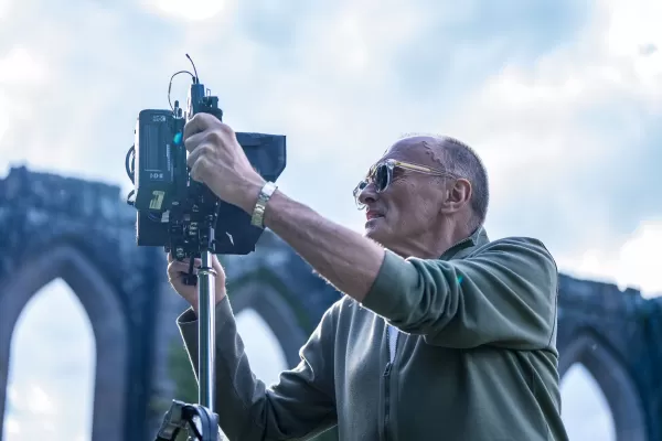 Danny Boyle's '28 Years Later' Herdefinieert Horror met Episch Bereik