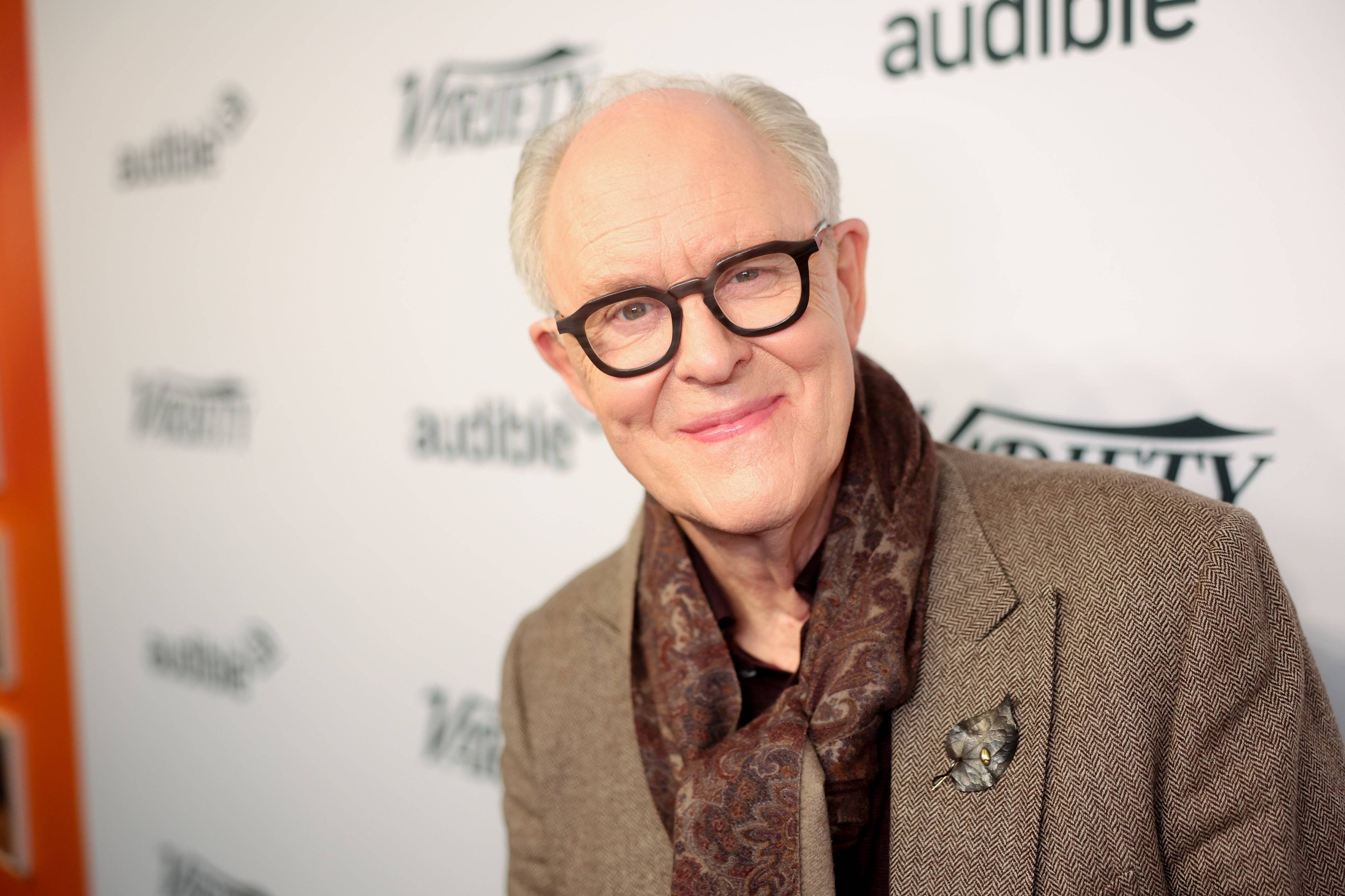 約翰·利特哥（John Lithgow）靠近交易，在HBO的Harry Potter系列中描繪鄧布利多